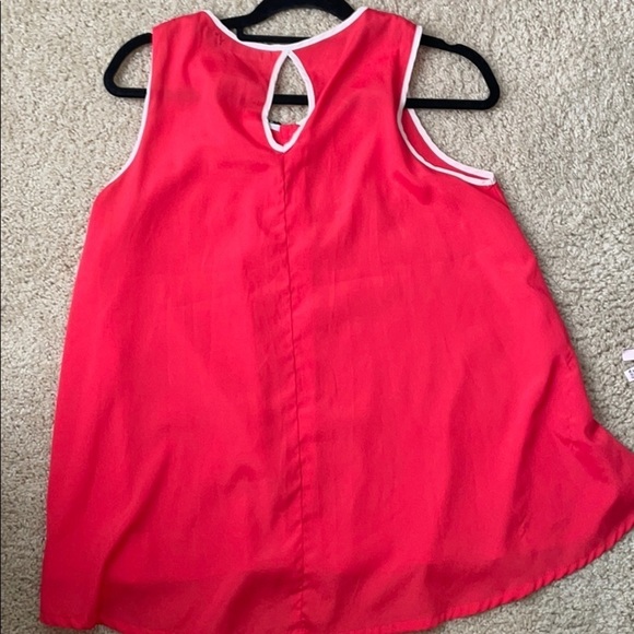 Boutique tank with tie front and lace collar s/m - Picture 4 of 4